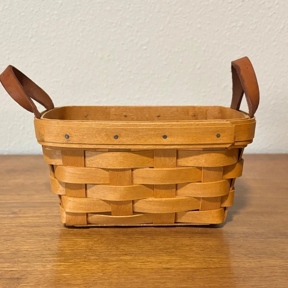 Longaberger Tea Basket with two protectors, product tag, and optional liner - Picture 5 of 9